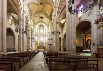 Fototapeta na wymiar Interior of Cathedral de Tortosa