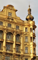 Fototapeta na wymiar Prag, Gebäude mit Erkertürmchen