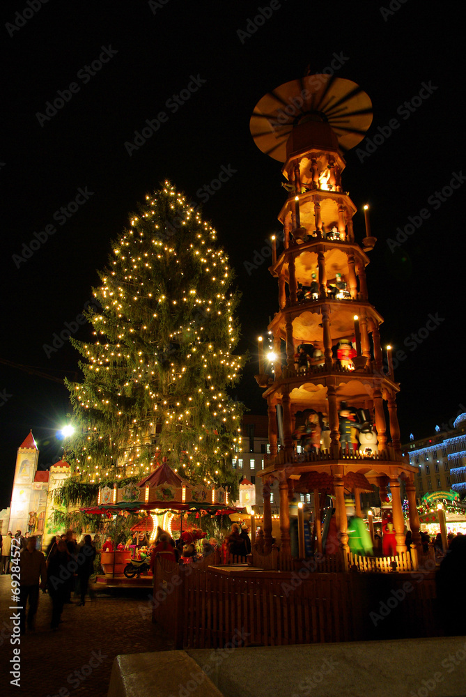 Wall mural Dresden Weihnachtsmarkt - Dresden christmas market  01