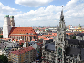Fototapeta na wymiar Blick auf München vom alten Peter