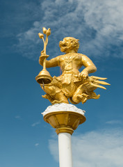Fototapeta na wymiar Giant statue at Wat Kroen Kathin, Thailand