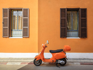 Naklejka premium Orange scooter