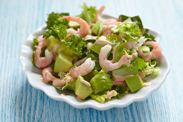 Salad with shrimp and avocado