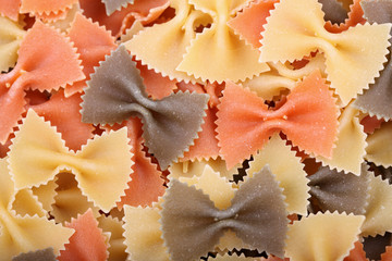 Pasta farfalle tricolore