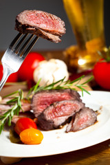 Saftiges steak fleisch auf dem Tisch