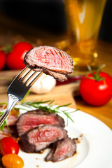 Saftiges steak fleisch auf dem Tisch