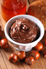 crema di cioccolato alle nocciole