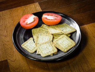 biscuits and tomato
