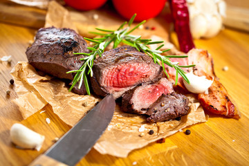 Saftiges steak fleisch auf dem Tisch