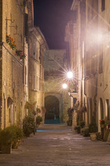 Fototapeta na wymiar The Italian town late at night in Tuscany