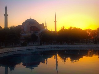 Fototapeta na wymiar scenic sunrise in Istanbul