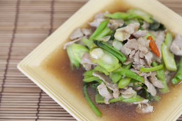 Fried pork with vegetable oil