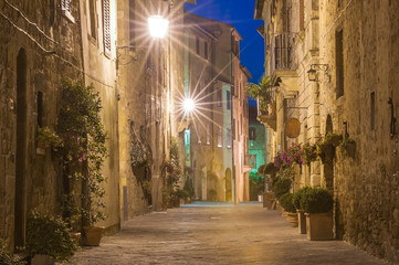 Fototapeta na wymiar The Italian town late at night in Tuscany