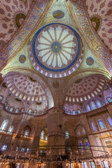 Fototapeta na wymiar Inside the Blue Mosque