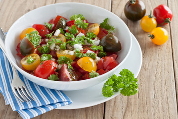 Frischer Tomatensalat