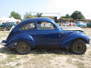 blue retro car