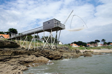 carrelet sur l'océan a marée basse