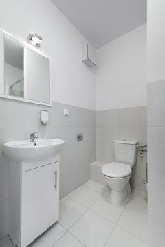 Small and compact interior bathroom design