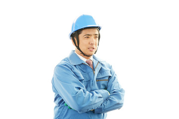 真剣な表情の労働者