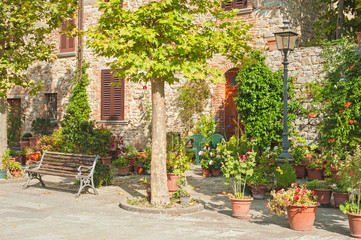 Fototapeta na wymiar Beautiful hilltop town in Tuscany, Italy