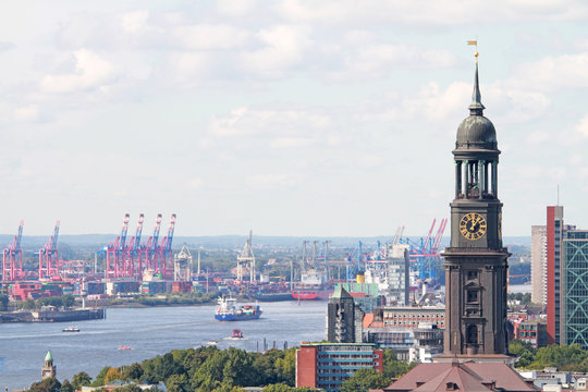 Michel und Hafen
