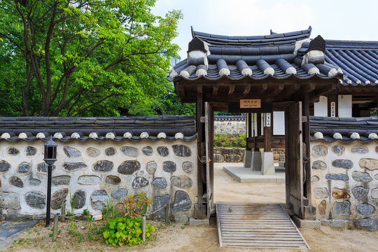 korea wall and door