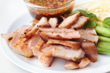 Charcoal-boiled pork neck and spicy sauce.