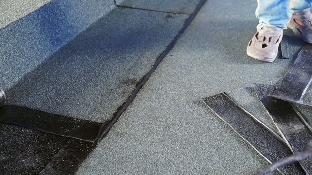 bitumen roofing, asphalt installation with fire