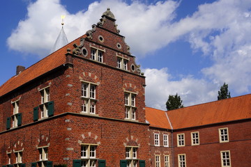 Fototapeta na wymiar Haneburg in LEER ( Ostfriesland ) - erbaut 1570