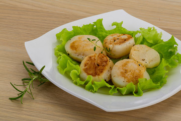 Grilled scallops
