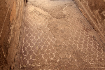 Mosaik im Eingang des Casa Sannitica - Herkulaneum