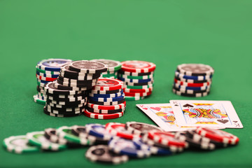Fototapeta premium Jetons und Spielkarten