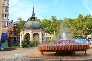 Wiesbaden, Kochbrunnenplatz (Sommer 2014)