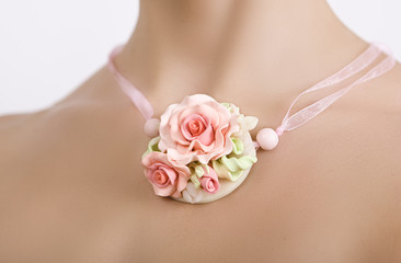 vintage accessories, Fashion studio shot of a floral rose neckla