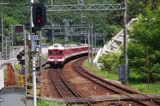 カーブを走る神戸電鉄