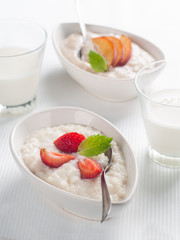 porridge with fruit and berr