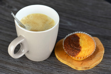 Heerlijke verse koffie met muffin