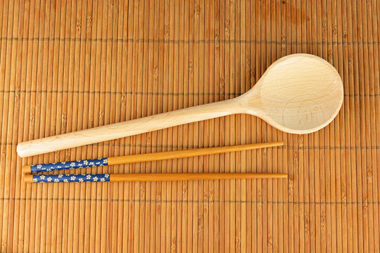 Aziatisch koken en eten met stokjes