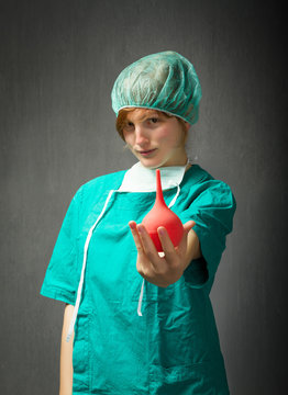 surgeon with terrible equipment