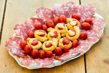 Taralli piccanti with tomato mayonnaise and salami