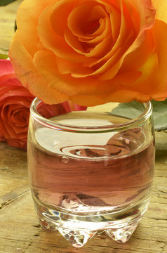 Licor de roses Rosolio
