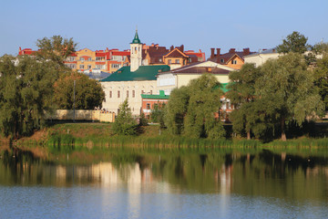 Fototapeta na wymiar Lake and Apanaevskaya Mosque. Kazan, Tatarstan