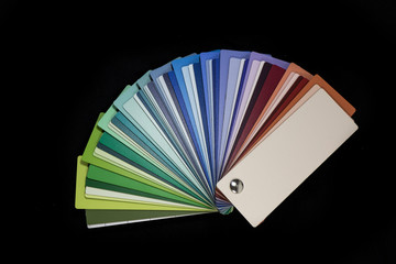 Farbf&auml;cher mit schwarzem Hintergrund