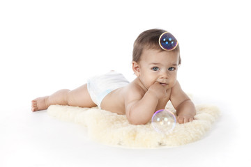 Baby auf dem Bauch
