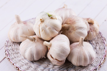 Obraz na płótnie Canvas Garlic on wooden background