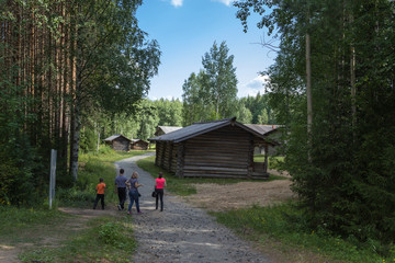 Fototapeta premium Малые Корелы, Россия. Амбары в Пинежском секторе