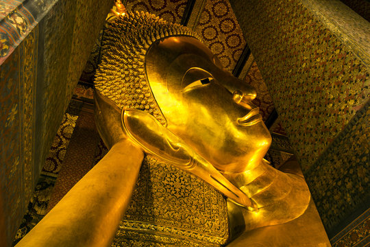 Golden Buddha image status in Wat Pho