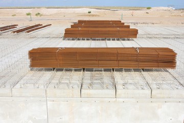Armierungseisen auf einer Baustelle