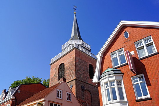 AURICH ( Ostfriesland ) - Stadtpanorama