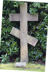 Kreuz mit zwei Balken